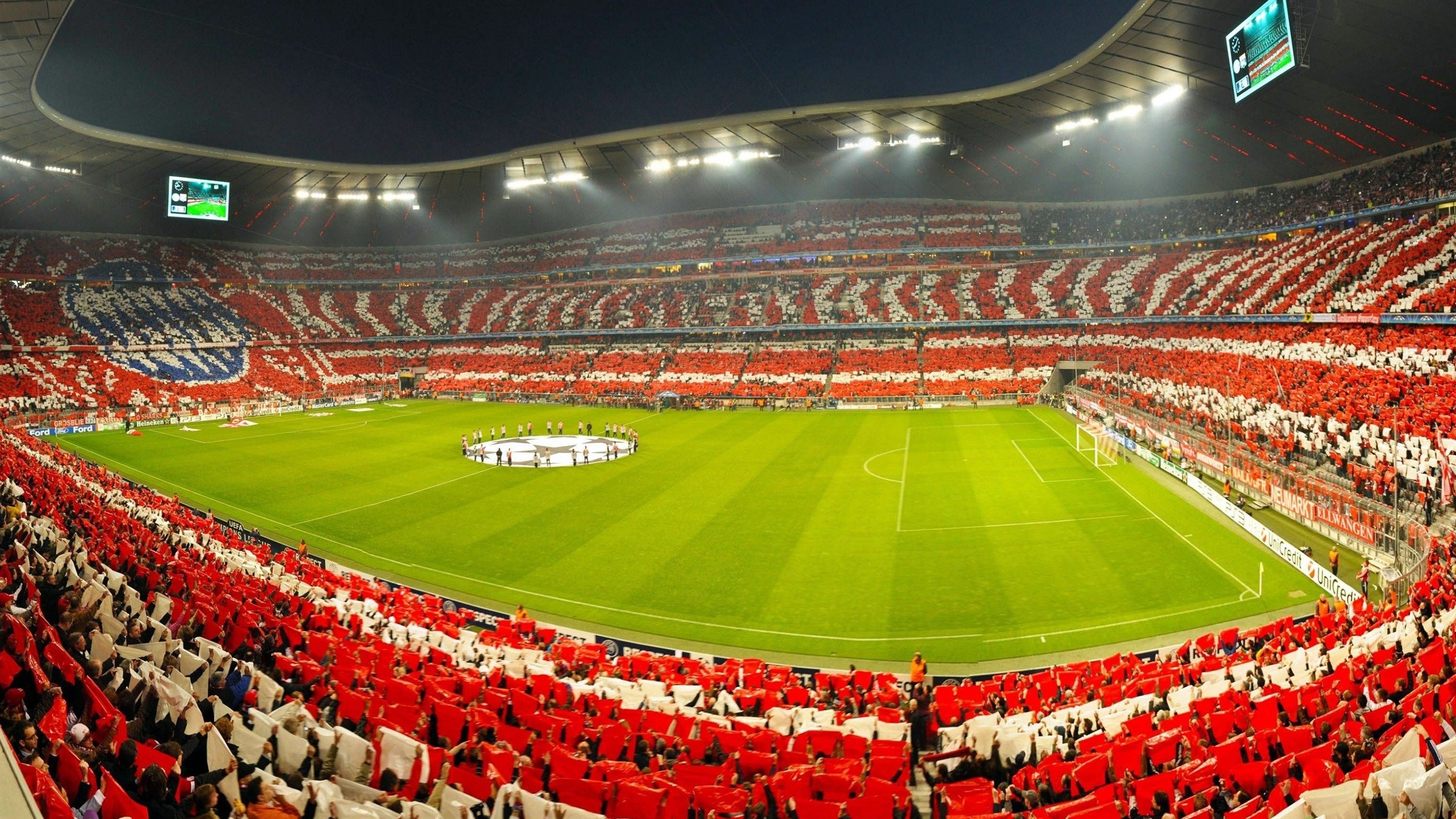 地级市足球基础设施建设持续推进，赛场环境全面改善，足球基地建设标准