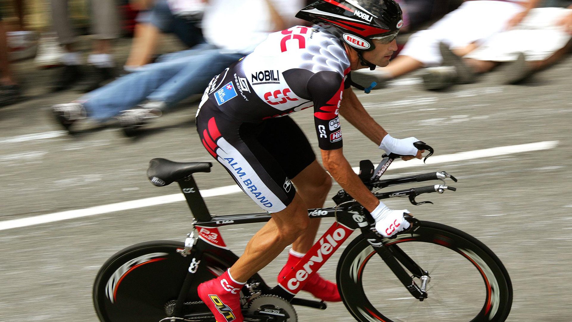 开云体育移动版-法甲：里昂2-1战胜蒙彼利埃，队长扳平后反超，法甲里昂主场叫什么名字